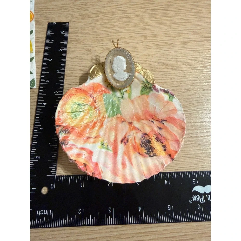 Handmade Decoupage Scallop Shell Trinket Tray Cameo Gold‎ Tone Accent 4.5